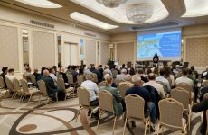 La Sala Cristalli dell'Hotel Principe di Savoia all'avvio del convegno
